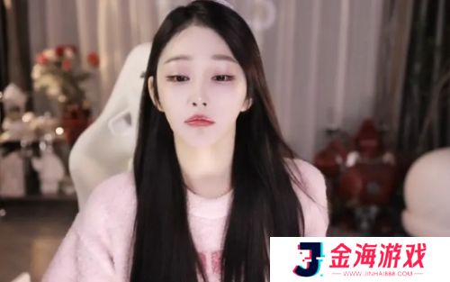 美女主播称自己年龄大感到焦虑，被问及结婚问题，直言宁愿穷也不将就