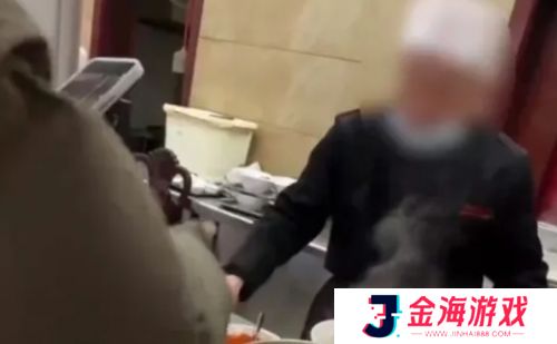 打假网红B太质疑菏泽羊肉汤“太白”，喝完当晚就进医院，本地人不淡定了